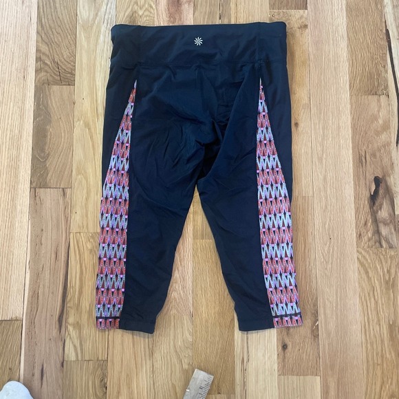 Women's ATHLETA Capri Leggings Black and Multicolor SZ M - Picture 5 of 5